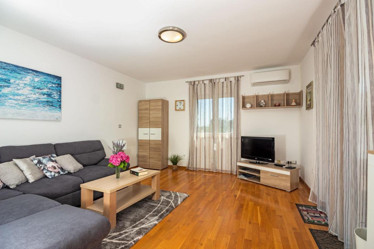 Apartment Mandalina House Stari Grad  Exterior photo
