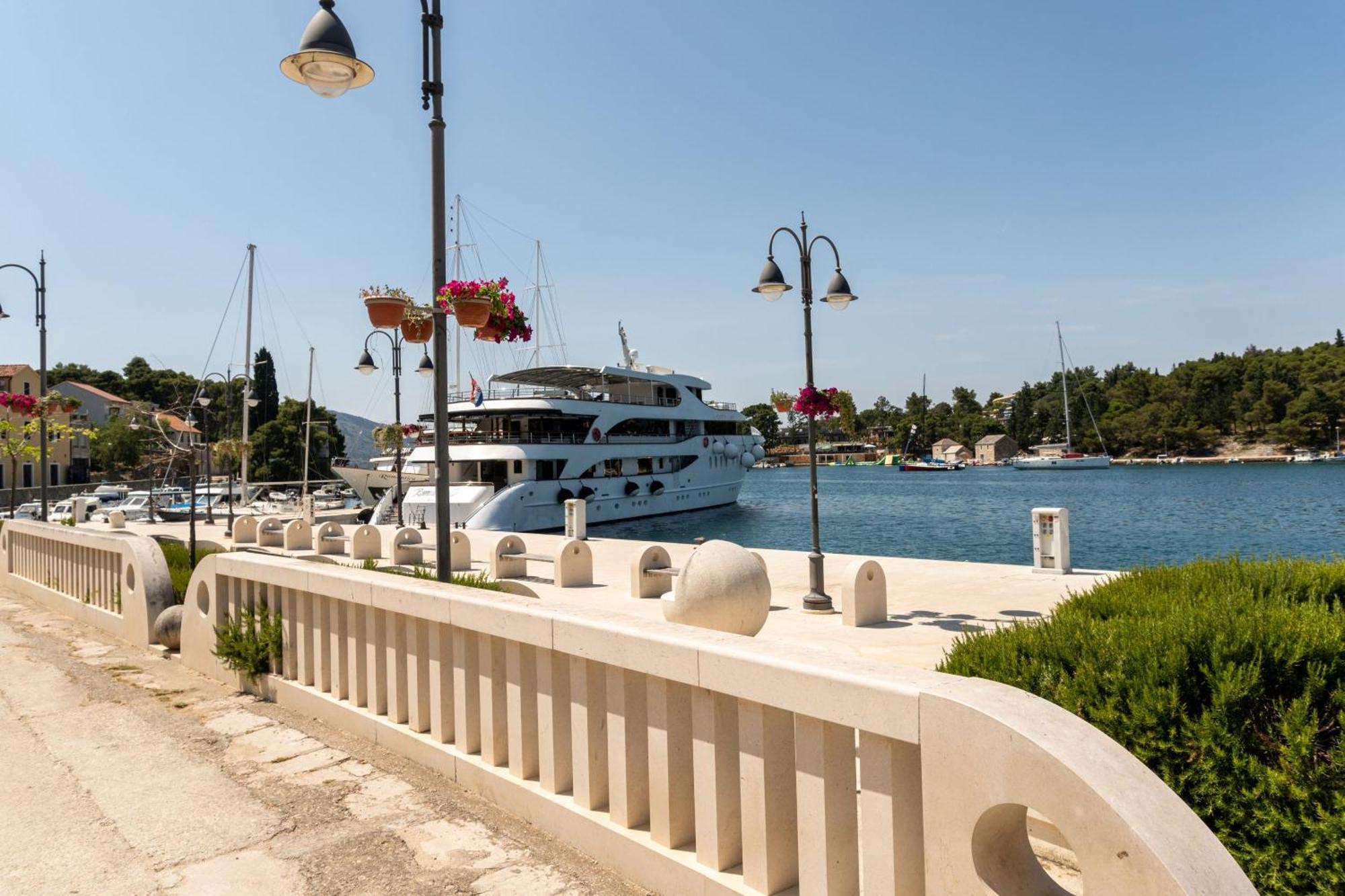 Apartment Mandalina House Stari Grad  Exterior photo